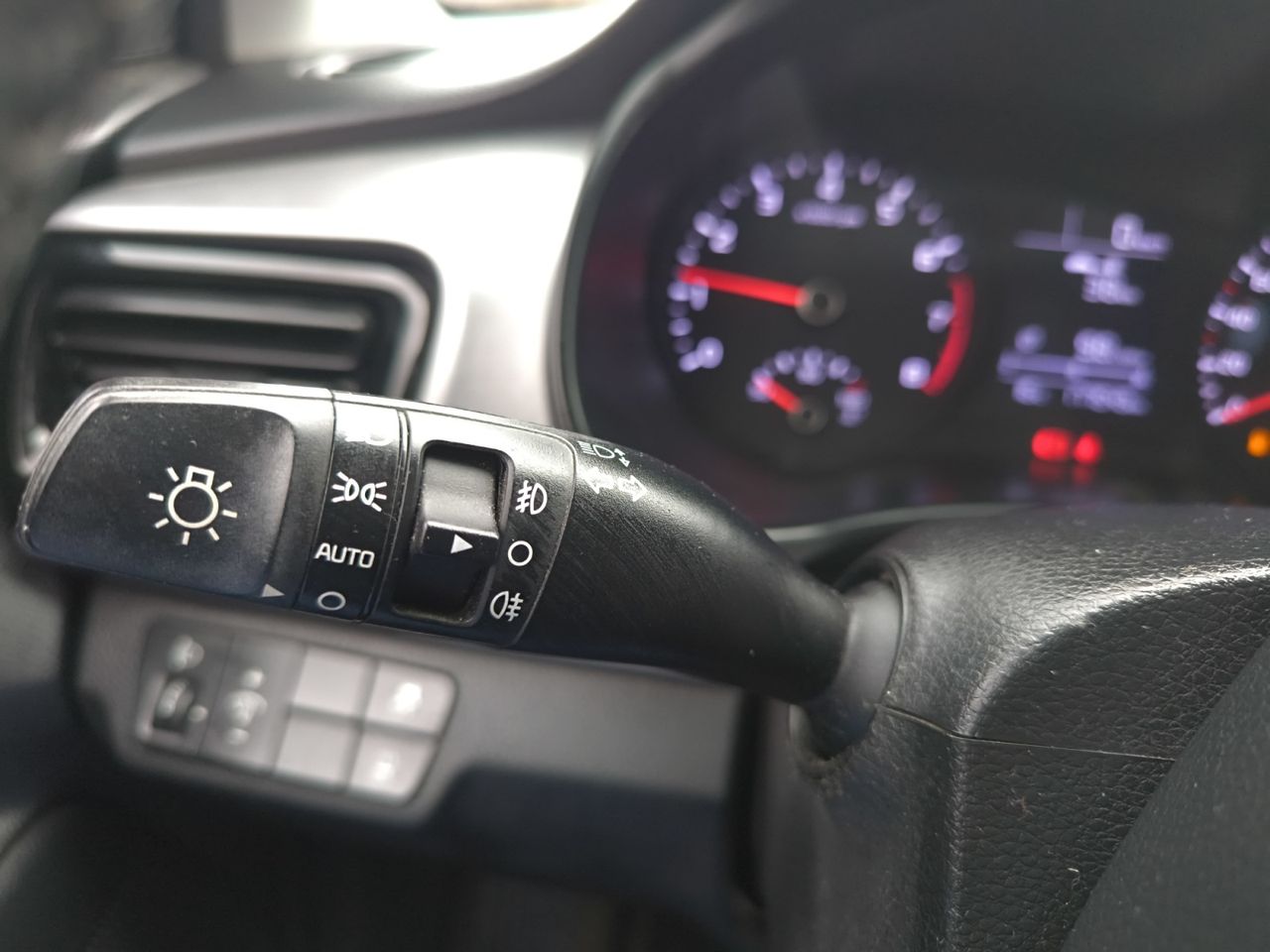 Kia Stonic DRIVE 120CV  - Foto 2