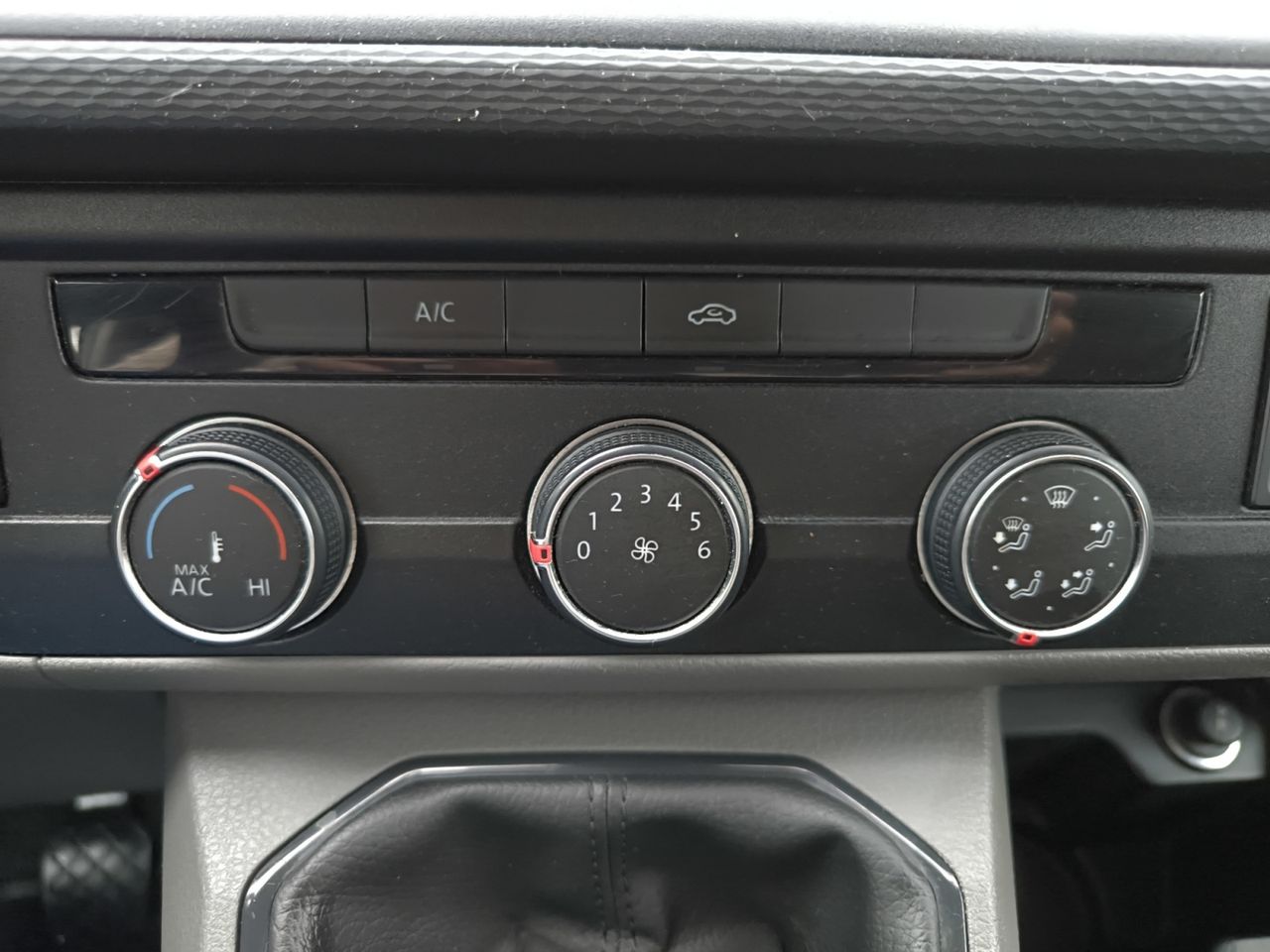 Volkswagen Transporter FURGON CORTO TN 2.0 TDI  150CV   - Foto 2