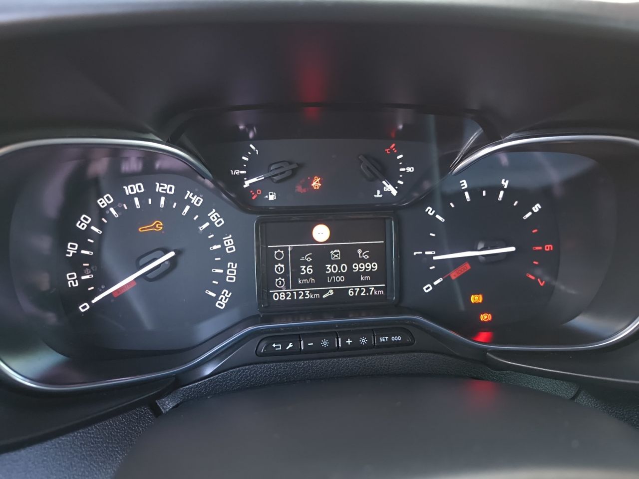 Citroën Berlingo TALLA M BLUE HDI 100 CV FEEL PACK  - Foto 2