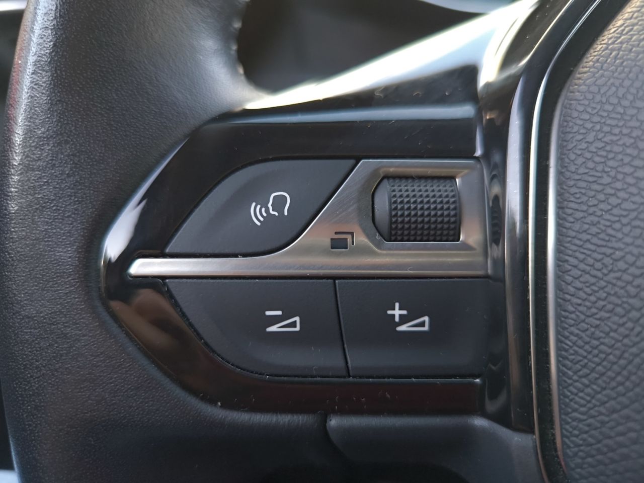 Peugeot e-2008 ALLURE ELECTRICO  - Foto 2