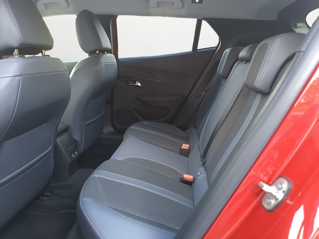 Peugeot e-2008 ALLURE ELECTRICO  - Foto 2