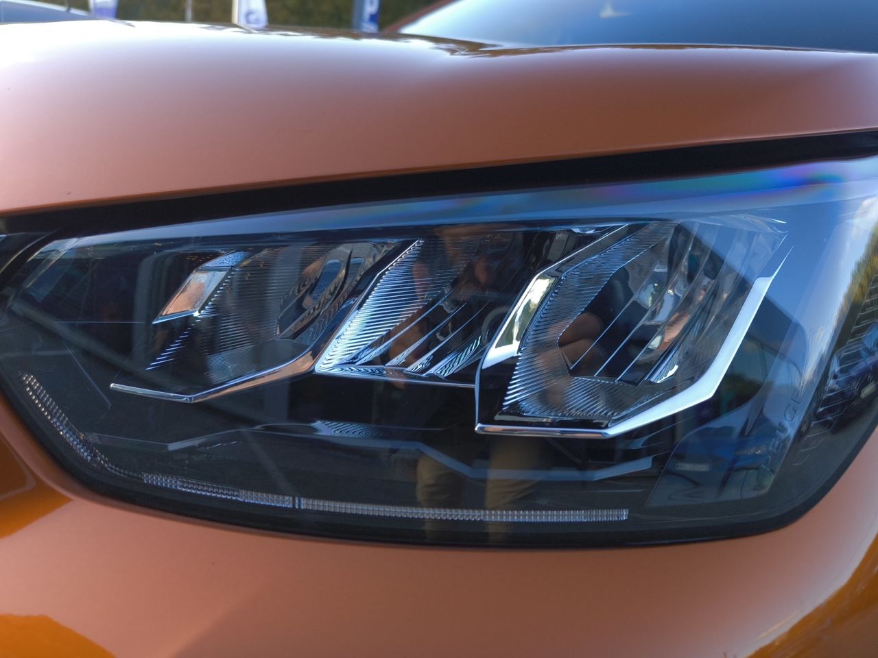 Peugeot 2008 ALLURE PACK BLUE HDI 110 CV  - Foto 2