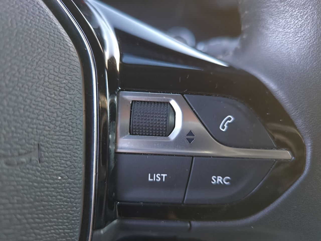 Peugeot 2008 ALLURE PACK BLUE HDI 110 CV  - Foto 2