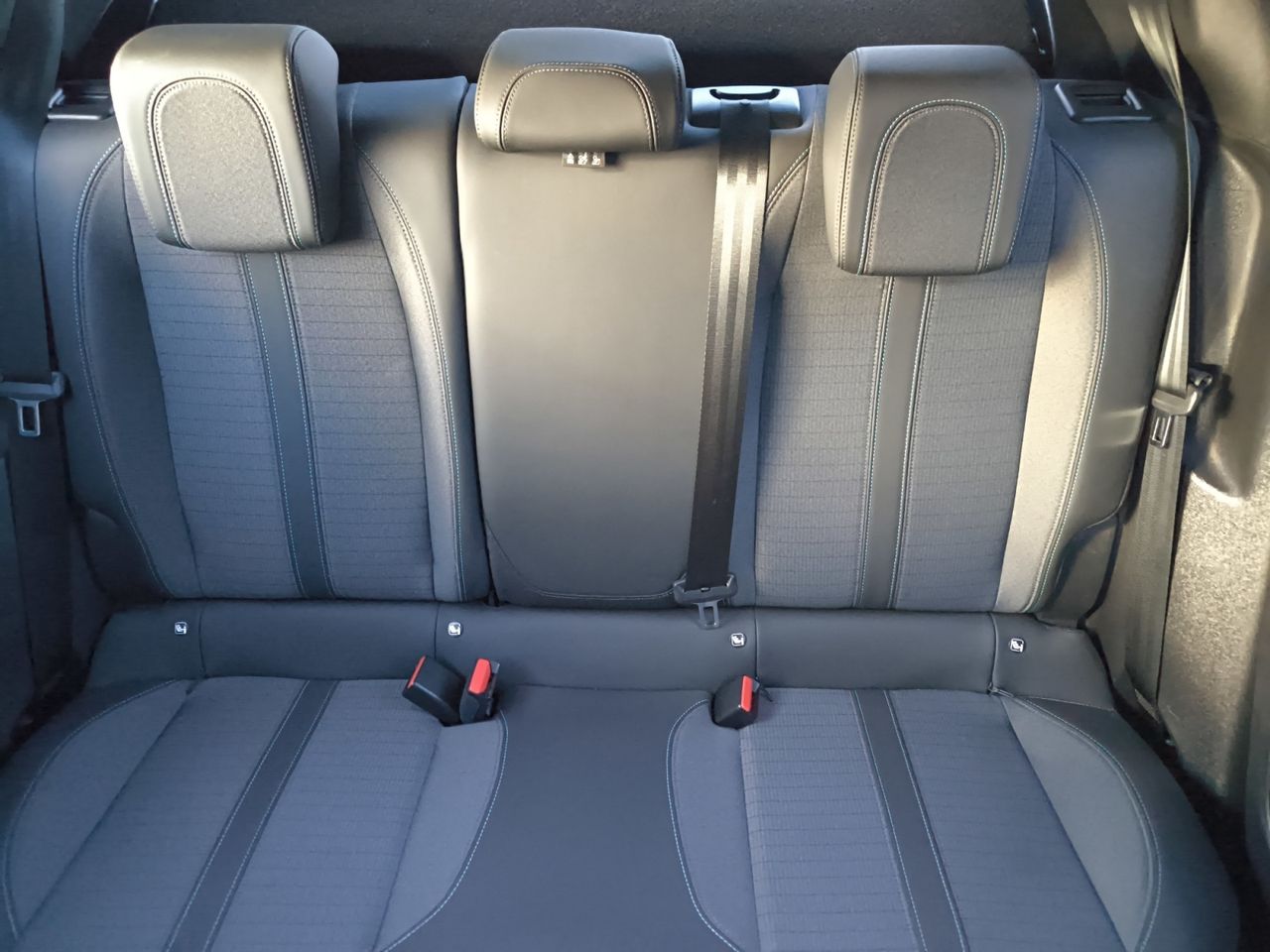 Peugeot 2008 ALLURE PACK BLUE HDI 110 CV  - Foto 2