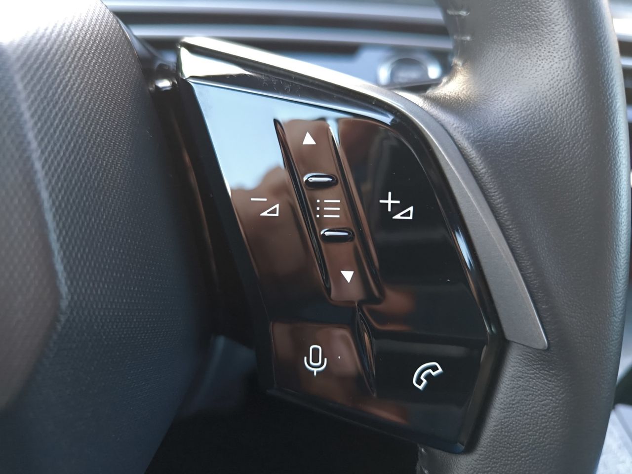 Peugeot 3008 Hybrid ALLURE HYBRID 136 eDCS6  - Foto 2