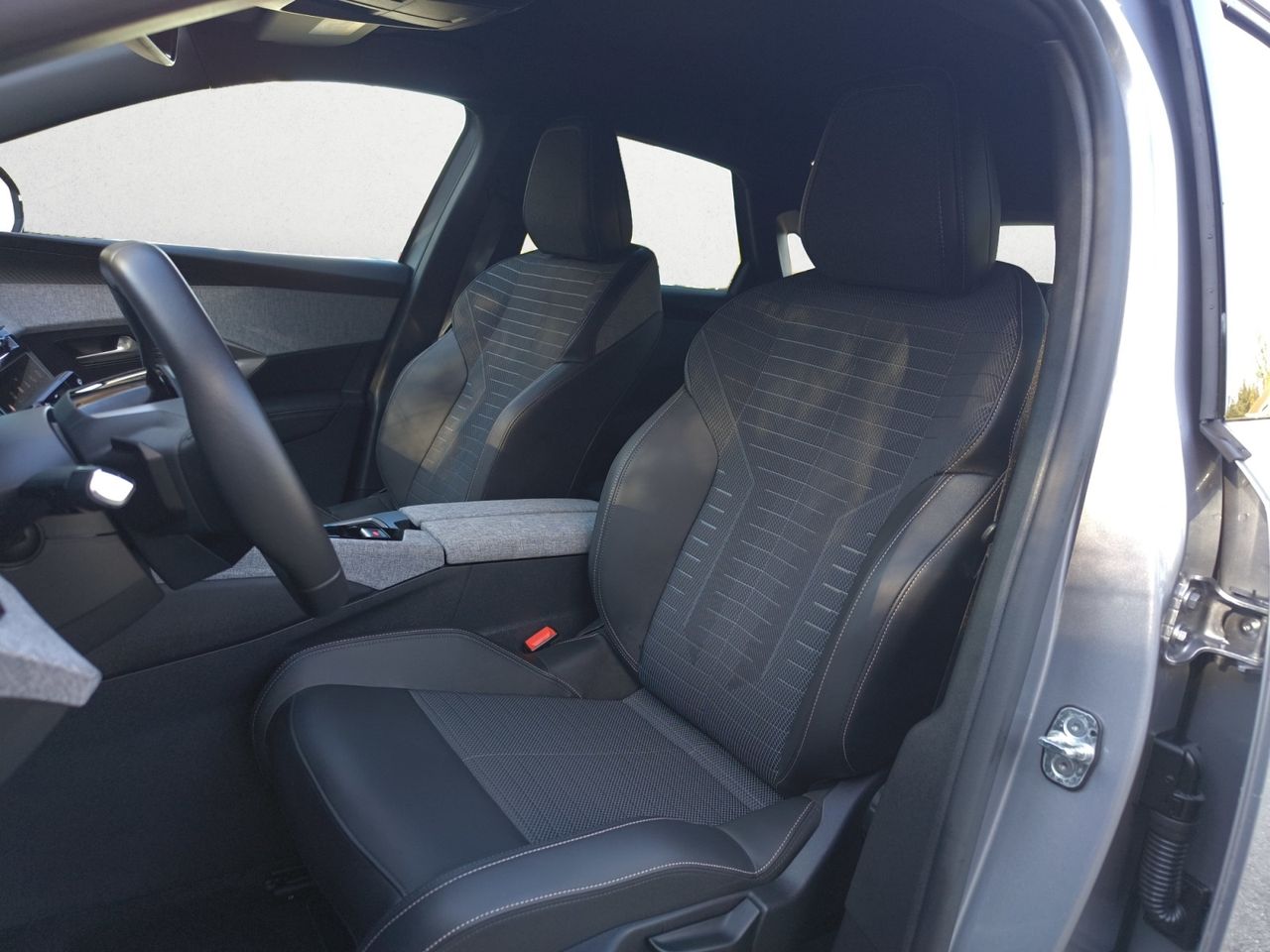 Peugeot 3008 Hybrid ALLURE HYBRID 136 eDCS6  - Foto 2