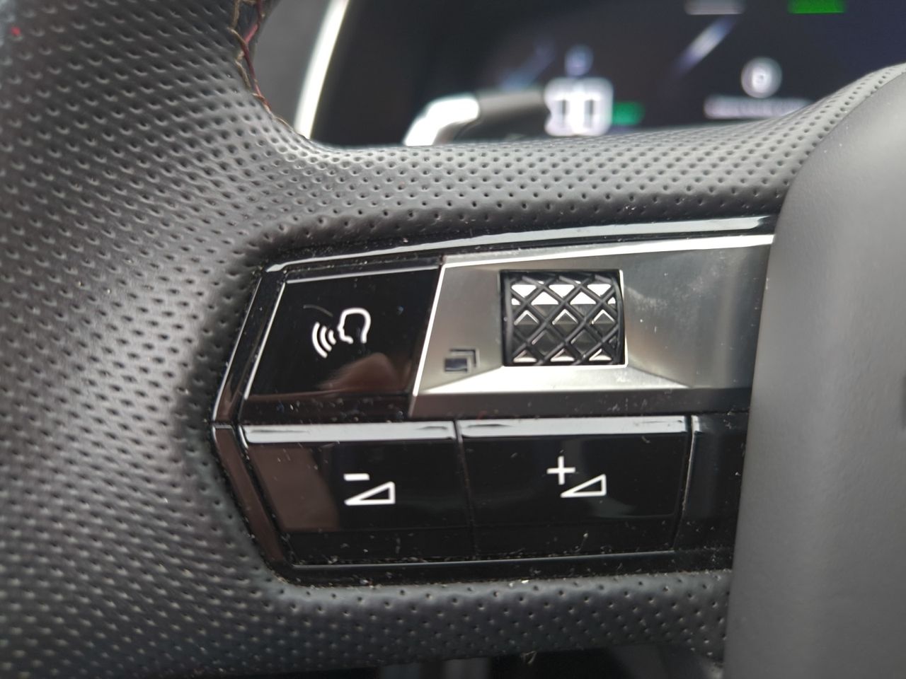 DS DS 7 CROSSBACK E TENSE 225 PERFORMANCE LINE  - Foto 2