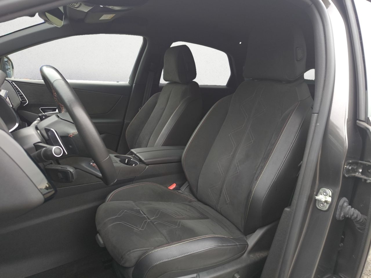 DS DS 7 CROSSBACK E TENSE 225 PERFORMANCE LINE  - Foto 2