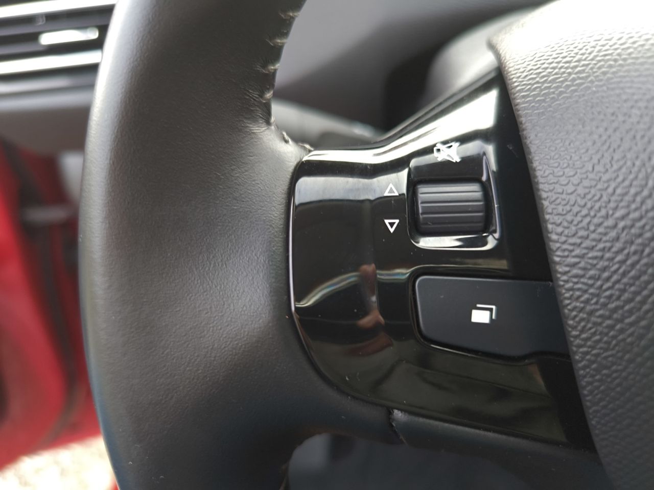 Peugeot 308 ACTIVE PACK BLUE HDI 100 CV  - Foto 2