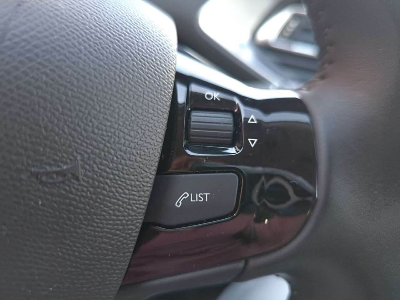 Peugeot 308 ACTIVE PACK BLUE HDI 100 CV  - Foto 2