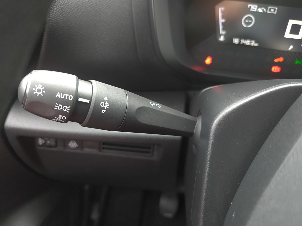 Citroën C4 LIVE PACK BLUE HDI 110 CV  - Foto 2