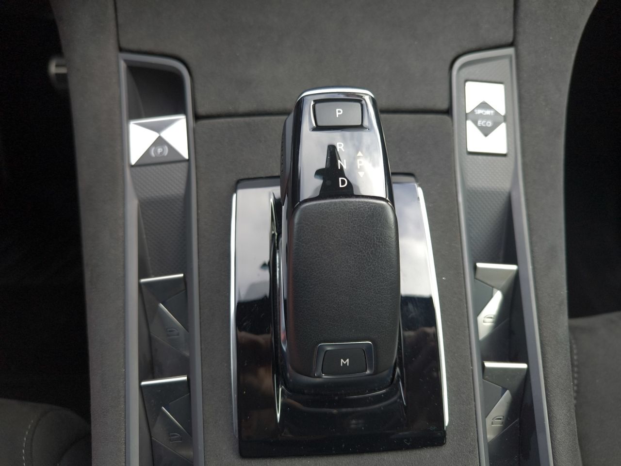 DS DS 7 BLUE HDI 130 AUT PERFORMANCE   - Foto 2