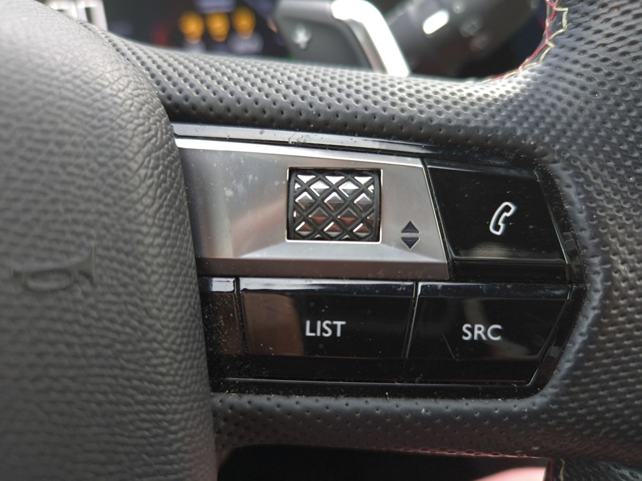 DS DS 7 BLUE HDI 130 AUT PERFORMANCE   - Foto 2