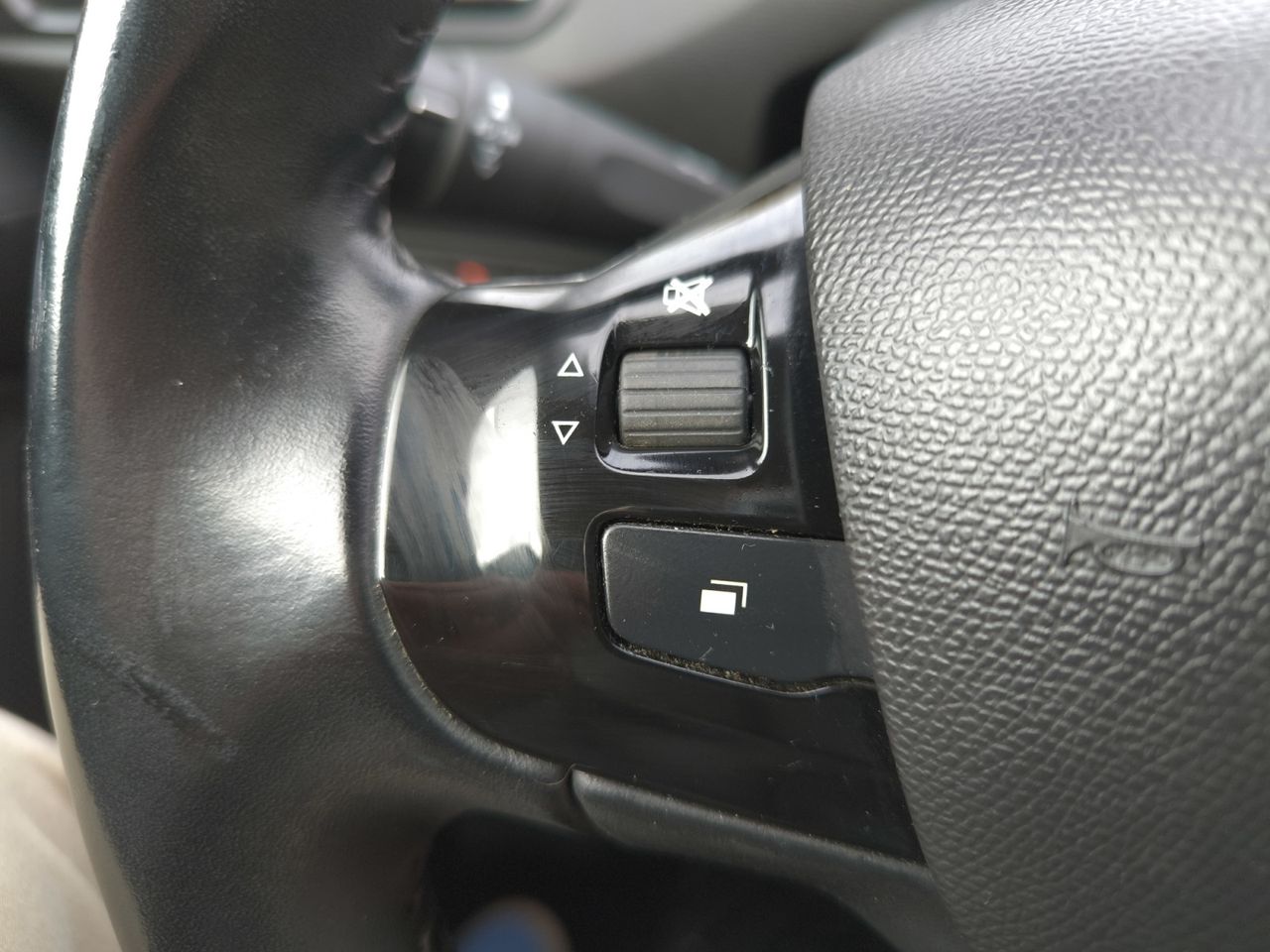 Peugeot 308 ACTIVE PACK BLUE HDI 100 CV  - Foto 2