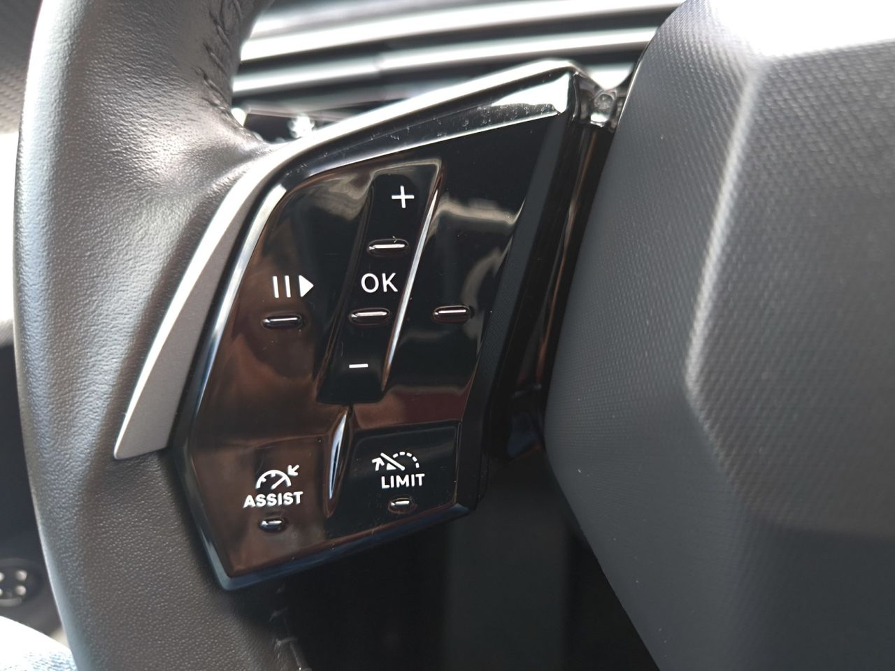 Peugeot 5008 ALLURE HYBRID 145 eDCS6  - Foto 2