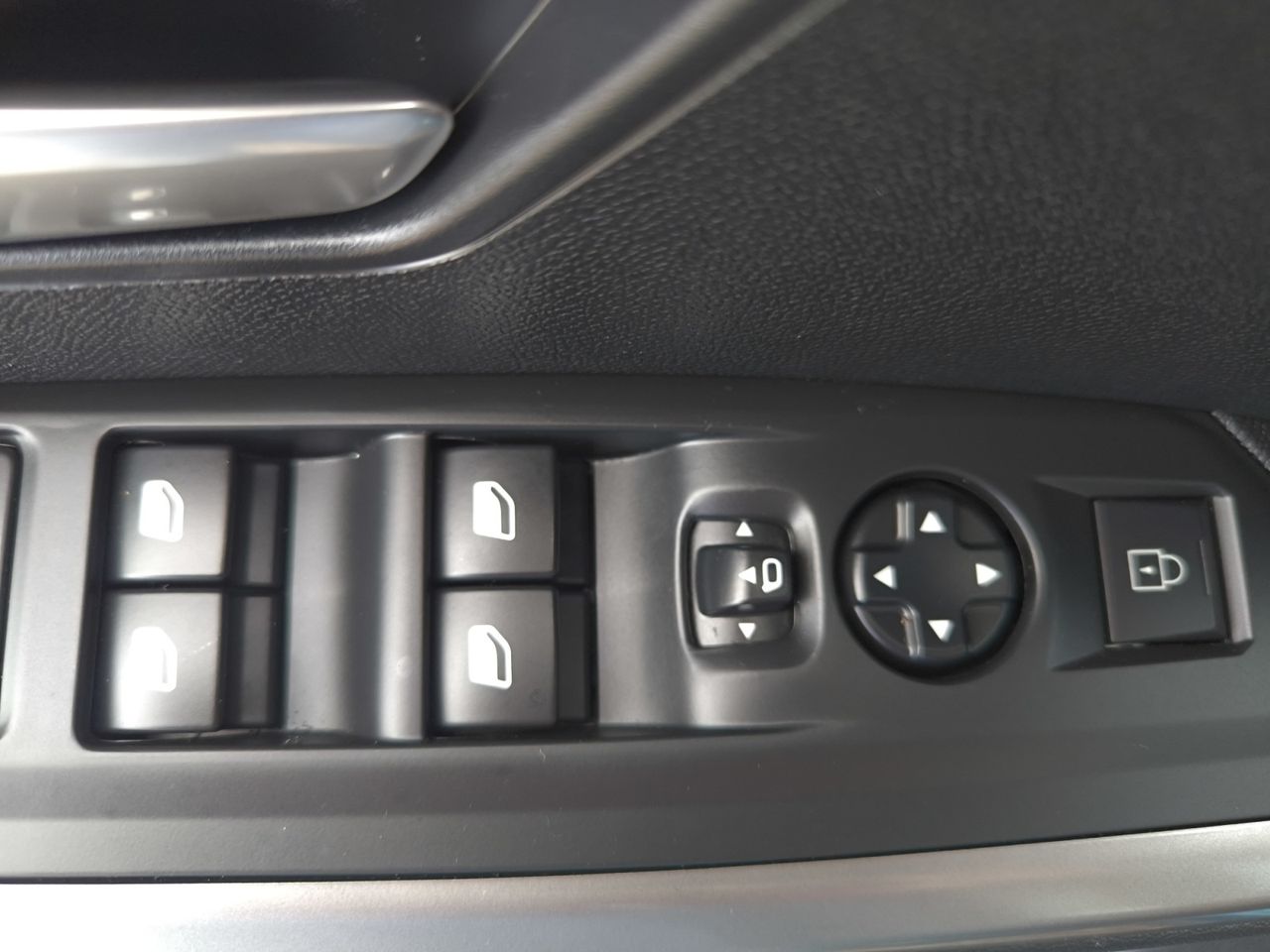 Peugeot 5008 ALLURE HYBRID 145 eDCS6  - Foto 2