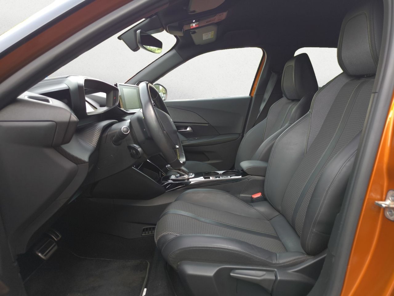 Peugeot e-2008 ALLURE ELECTRICO 136 CV  - Foto 2