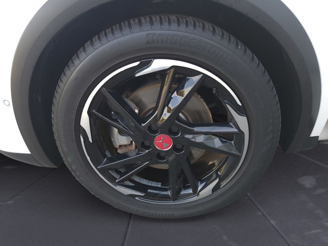 DS DS 7 CROSSBACK E TENSE 225 PERFORMANCE LINE  - Foto 2