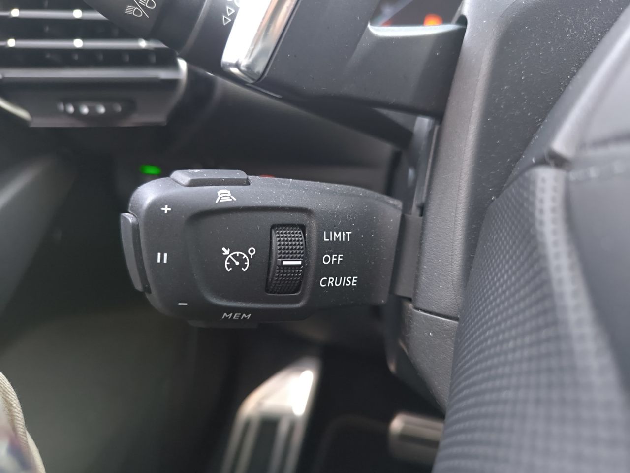 DS DS 7 CROSSBACK E TENSE 225 PERFORMANCE LINE  - Foto 2