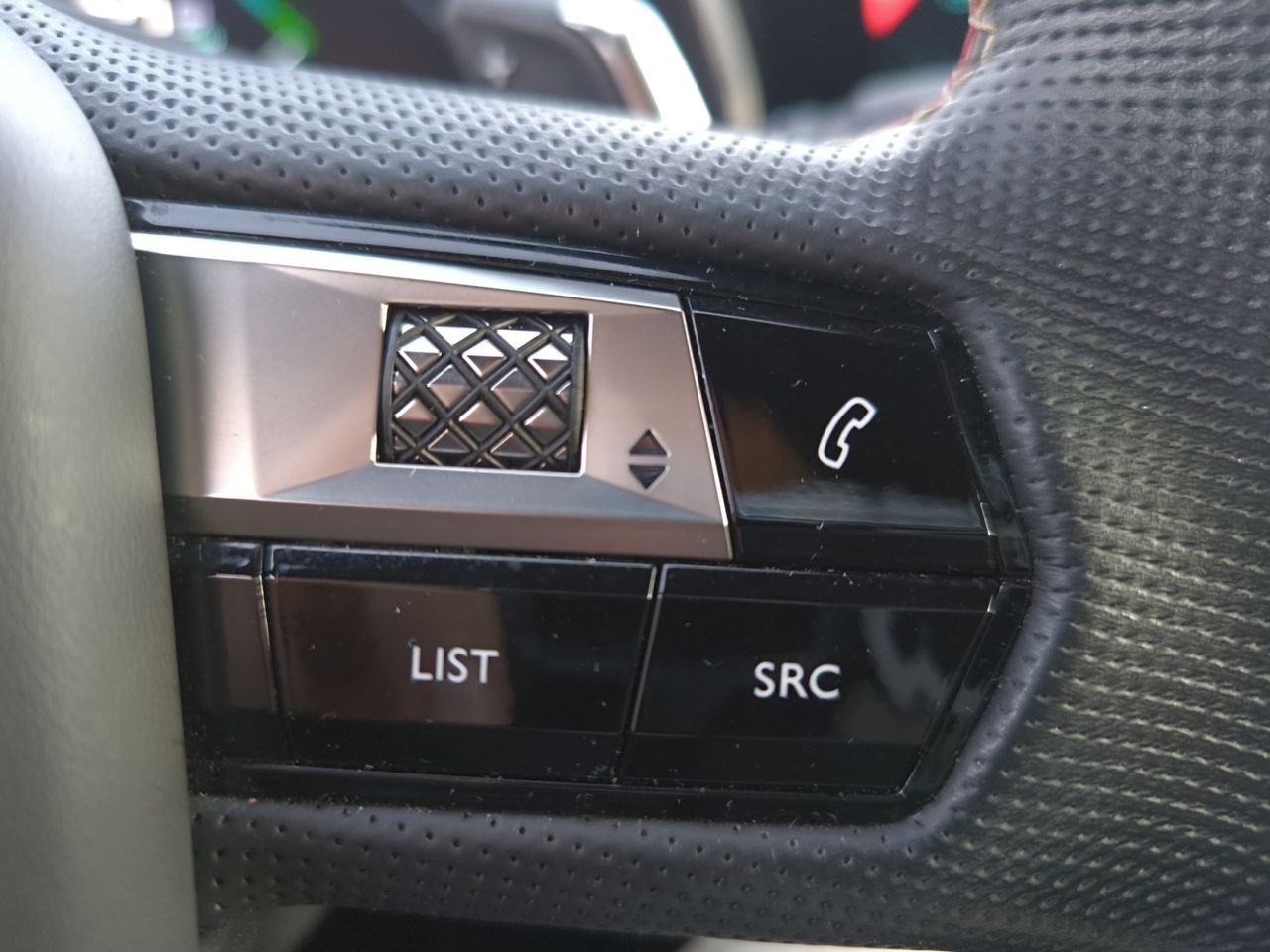 DS DS 7 CROSSBACK E TENSE 225 PERFORMANCE LINE  - Foto 2