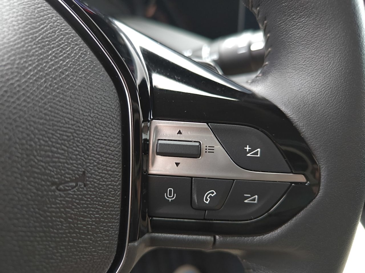 Peugeot 308 SW STYLE PURE TECH 130 CV EAT8  - Foto 2