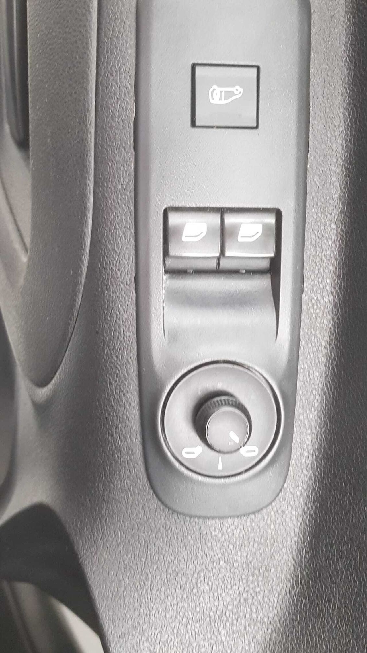 Citroën Berlingo BLUE HDI 74 KW 100 CV  - Foto 2