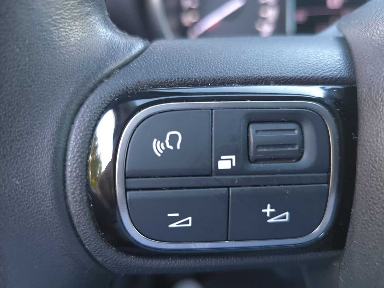 Citroën C3 Aircross BLUE HDI 100 CV SHINE  - Foto 2