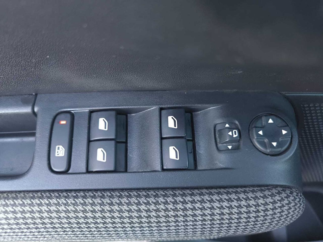 Citroën C3 Aircross BLUE HDI 100 CV SHINE  - Foto 2