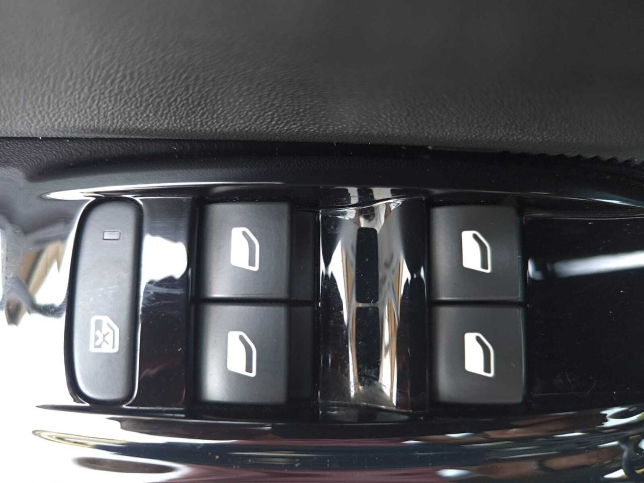 Citroën C3 C SERIES PURE TECH 83 CV  - Foto 2