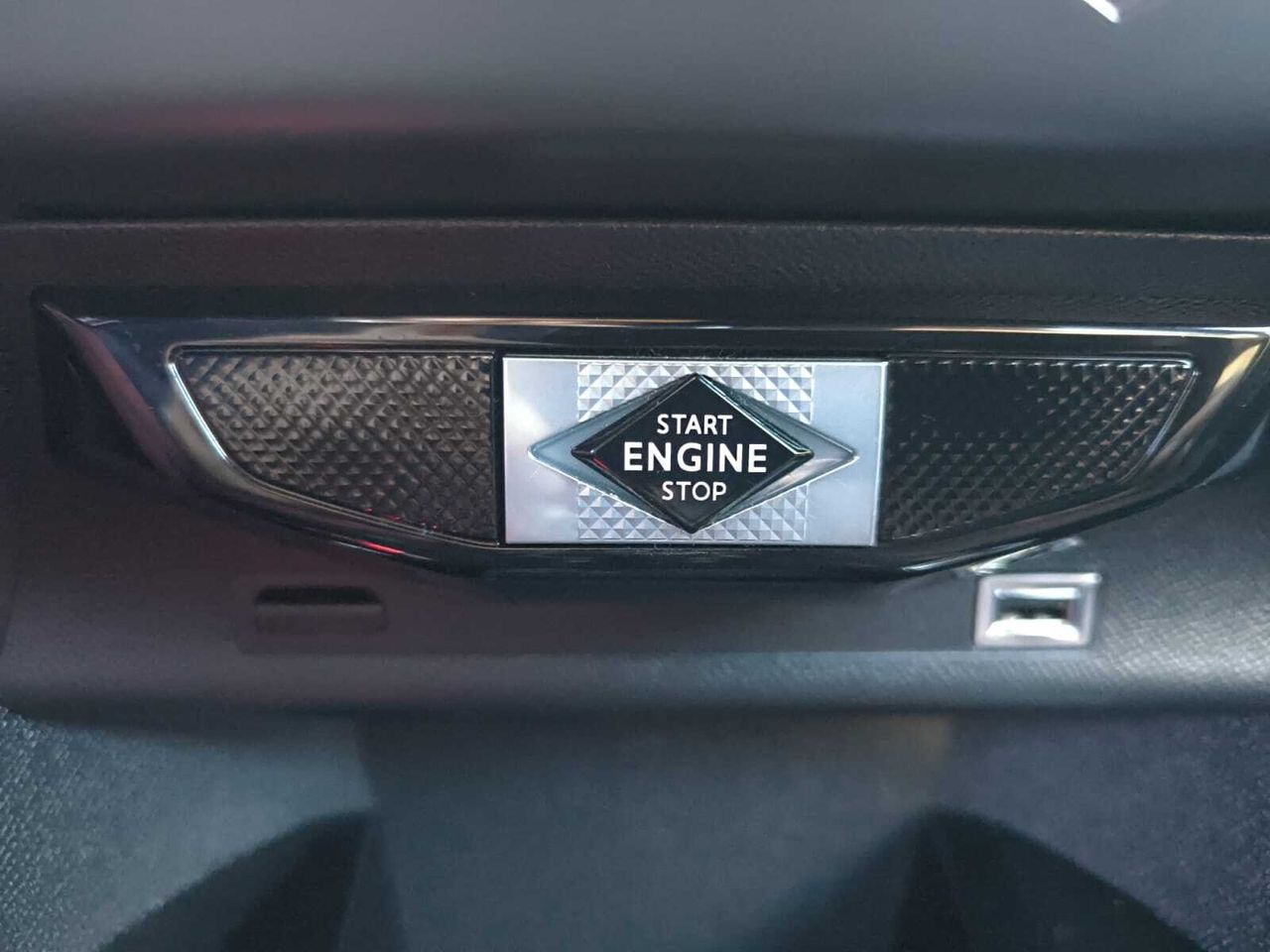 DS DS 3 CROSSBACK PURE TECH AUTOMATICO PERFORMANCE  - Foto 2