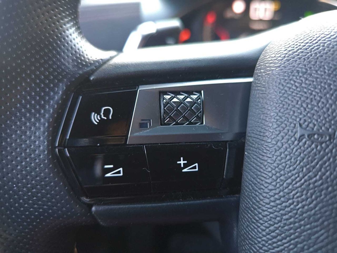 DS DS 3 CROSSBACK PURE TECH AUTOMATICO PERFORMANCE  - Foto 2