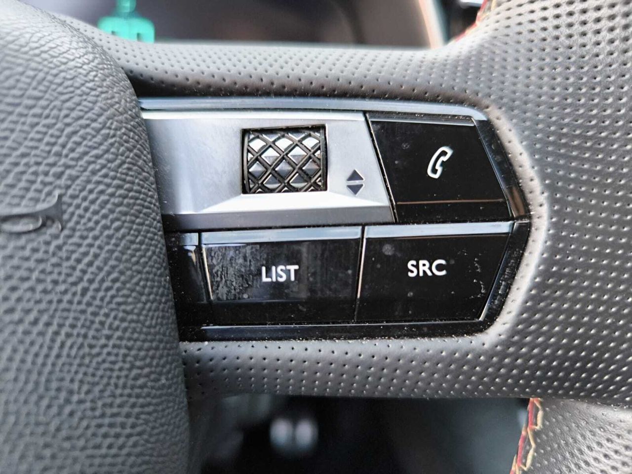 DS DS 7 1.6 ETENSE 300 PERF LINE AUTO 4WD 5P  - Foto 2