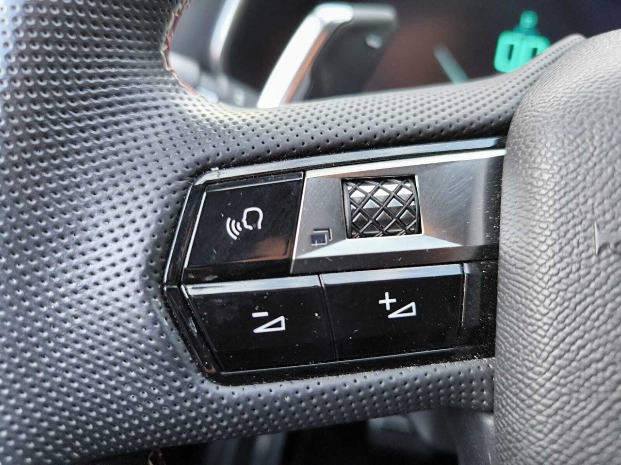 DS DS 7 1.6 ETENSE 300 PERF LINE AUTO 4WD 5P - Foto 2