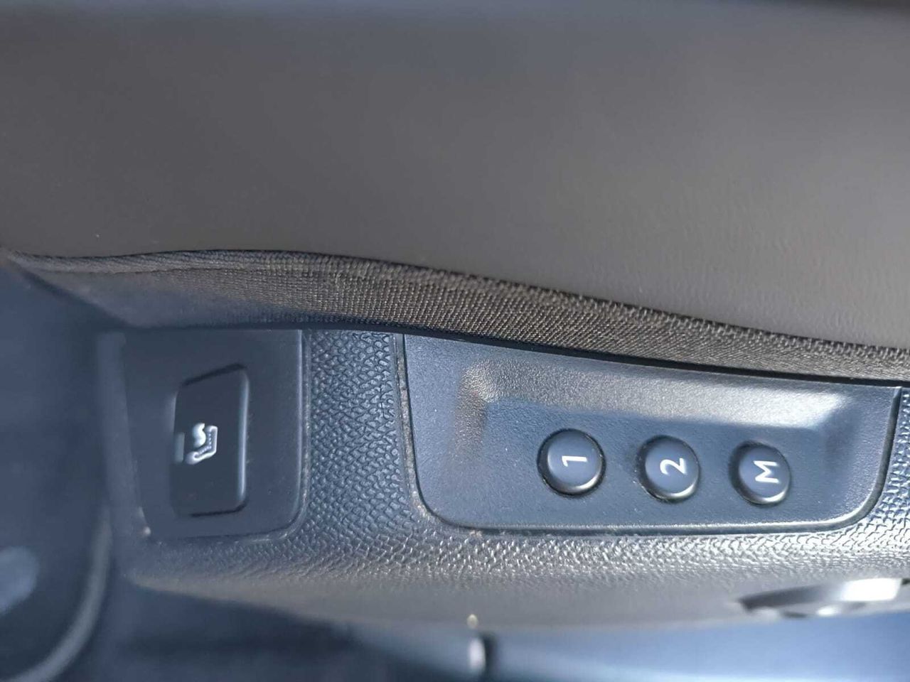 DS DS 7 CROSSBACK BLUE HDI 180 CV AUT LOUVRE  - Foto 2