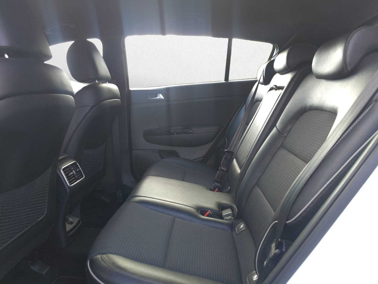 Kia Sportage 1.6 TGDI 180 CV GT LINE  - Foto 2