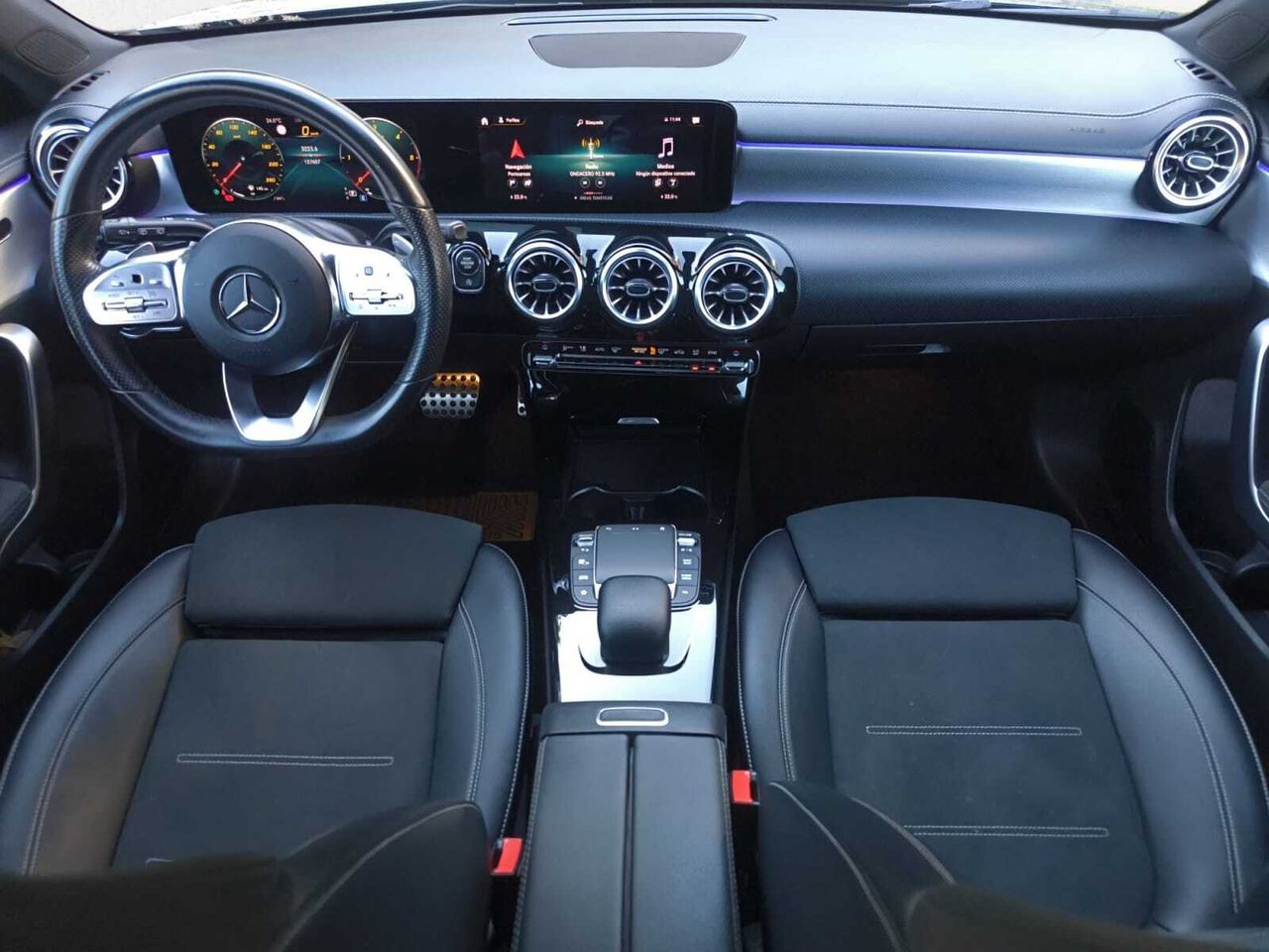 Mercedes Clase A 200 D AMG LINE + PAQUETE PREMIUM+ SMARTPHONE  - Foto 2