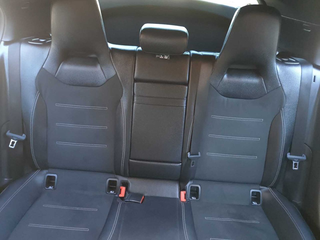 Mercedes Clase A 200 D AMG LINE + PAQUETE PREMIUM+ SMARTPHONE  - Foto 2