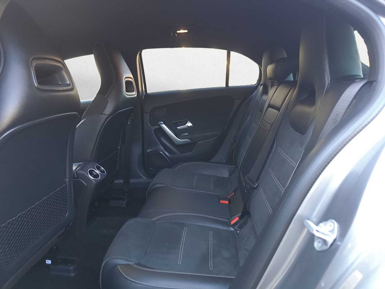 Mercedes Clase A 200 D AMG LINE + PAQUETE PREMIUM+ SMARTPHONE  - Foto 2