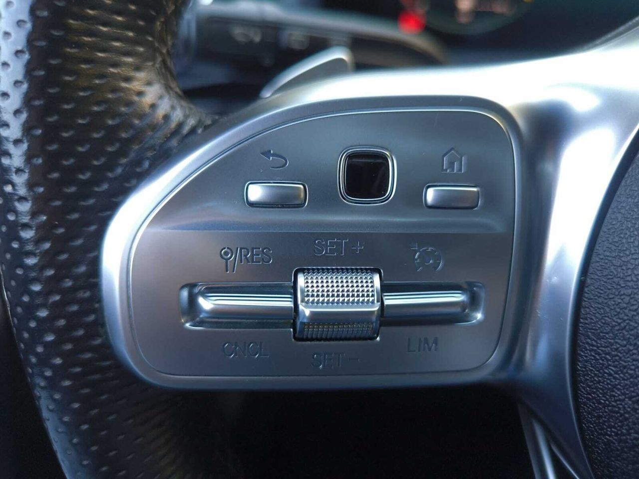 Mercedes Clase A 200 D AMG LINE + PAQUETE PREMIUM+ SMARTPHONE  - Foto 2