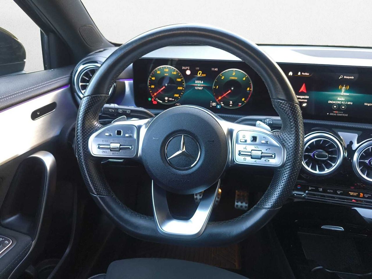 Mercedes Clase A 200 D AMG LINE + PAQUETE PREMIUM+ SMARTPHONE  - Foto 2