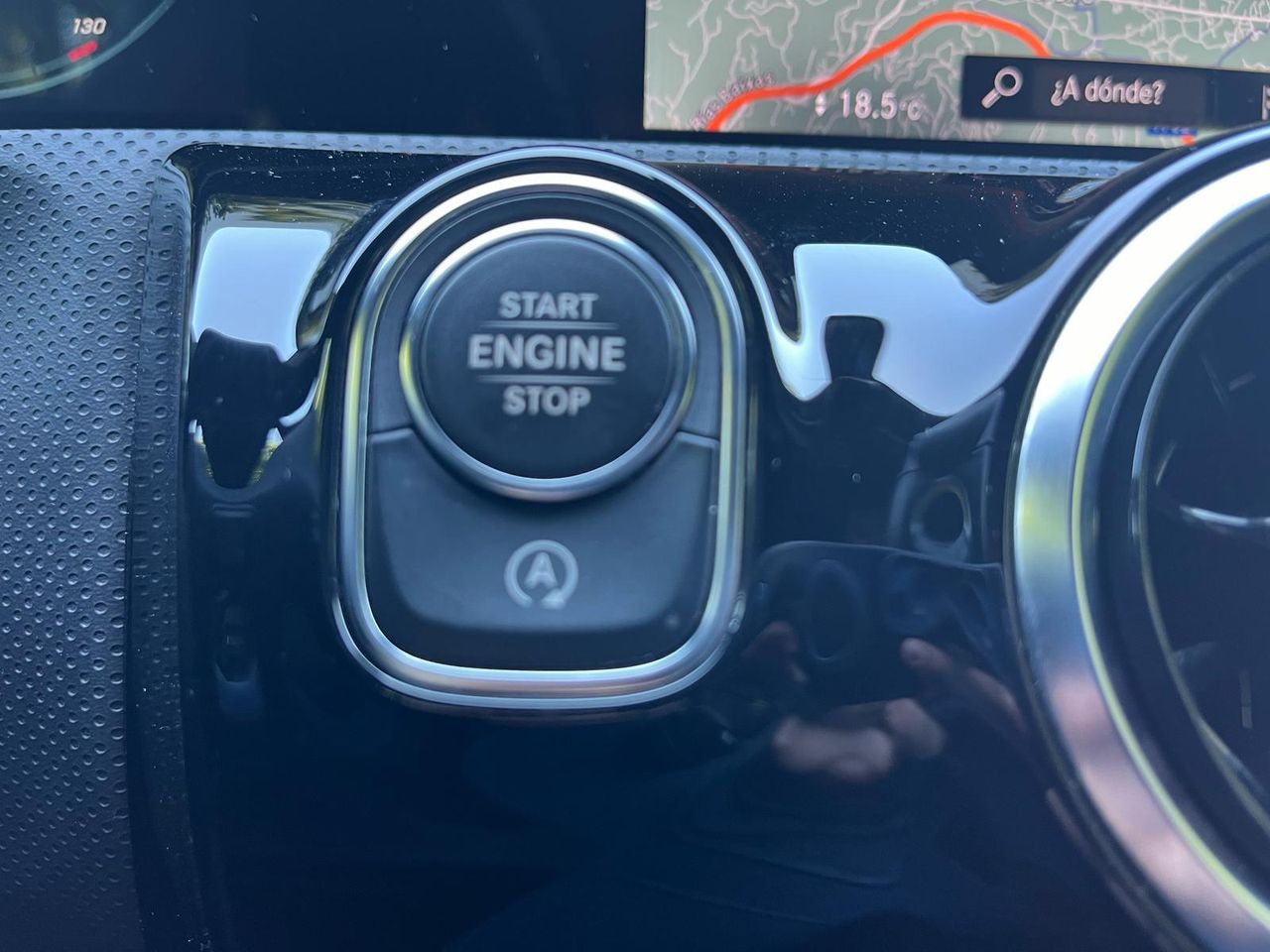 Mercedes Clase CLA 200 D DCT VENTAJ+ASIENTOS DEL CALEFAC + INT TELEFONOS  - Foto 2