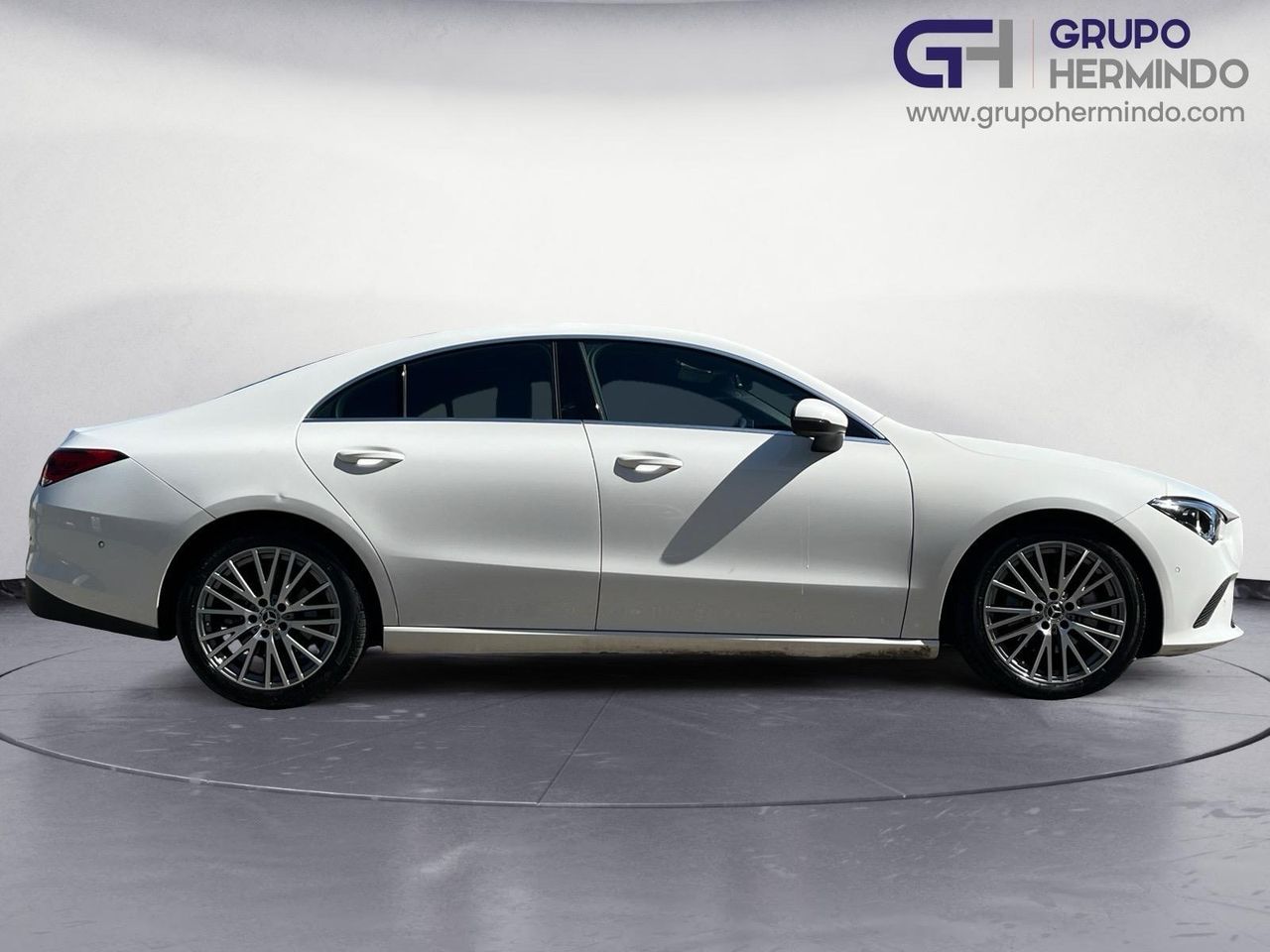 Mercedes Clase CLA 200 D DCT VENTAJ+ASIENTOS DEL CALEFAC + INT TELEFONOS  - Foto 2