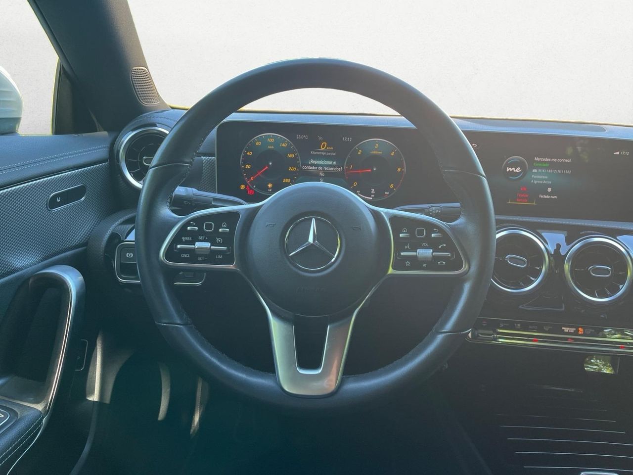 Mercedes Clase CLA 200 D DCT VENTAJ+ASIENTOS DEL CALEFAC + INT TELEFONOS  - Foto 2