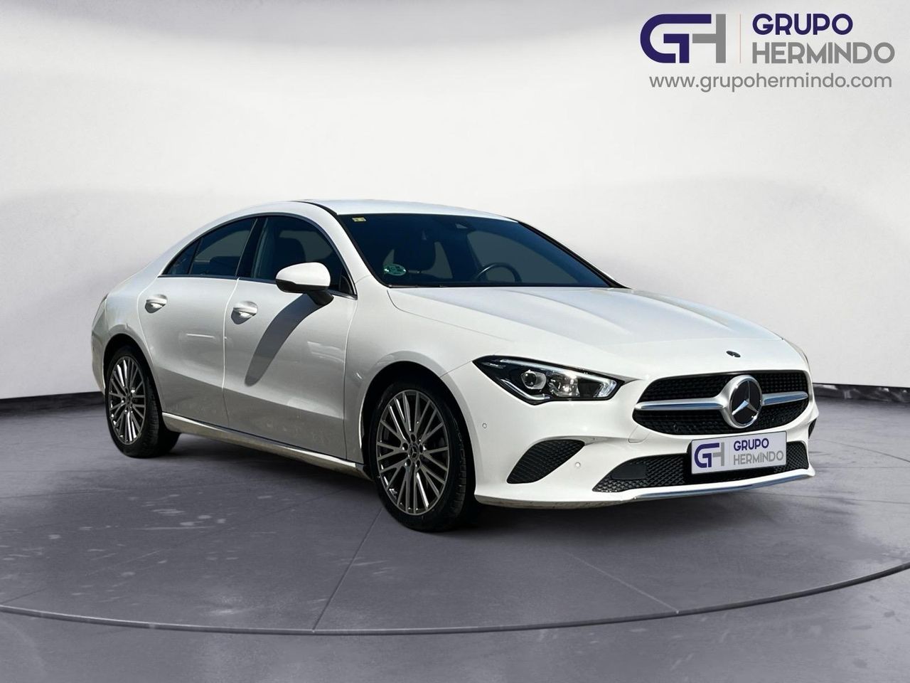 Mercedes Clase CLA 200 D DCT VENTAJ+ASIENTOS DEL CALEFAC + INT TELEFONOS  - Foto 2