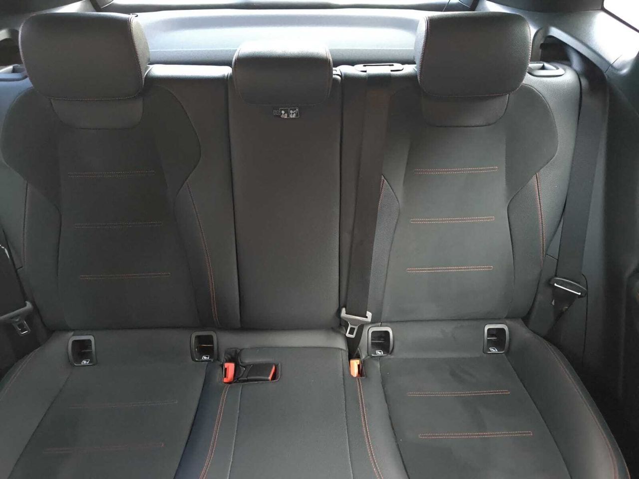 Mercedes GLA 200 D AMG LINE  - Foto 2