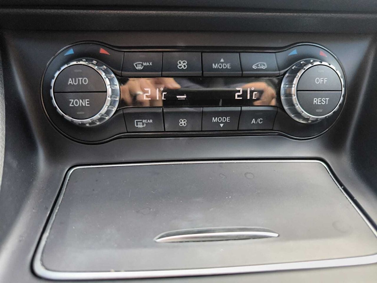 Mercedes GLA 200 D AMG LINE + PAQ ADVANTAGE+ SMARTPHONE INTEGRADO  - Foto 2