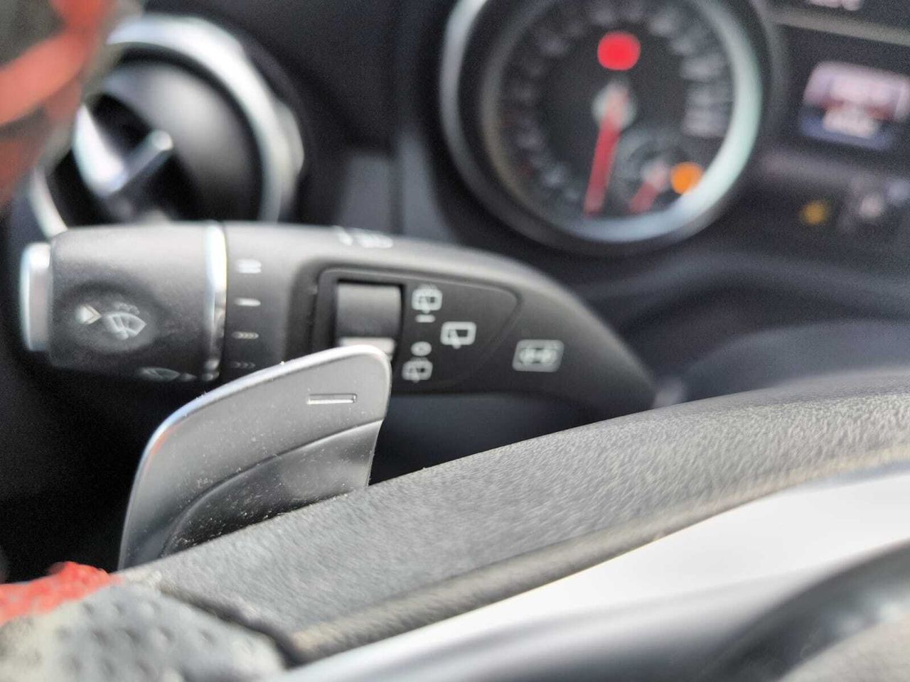 Mercedes GLA 200 D AMG LINE + PAQ ADVANTAGE+ SMARTPHONE INTEGRADO  - Foto 2