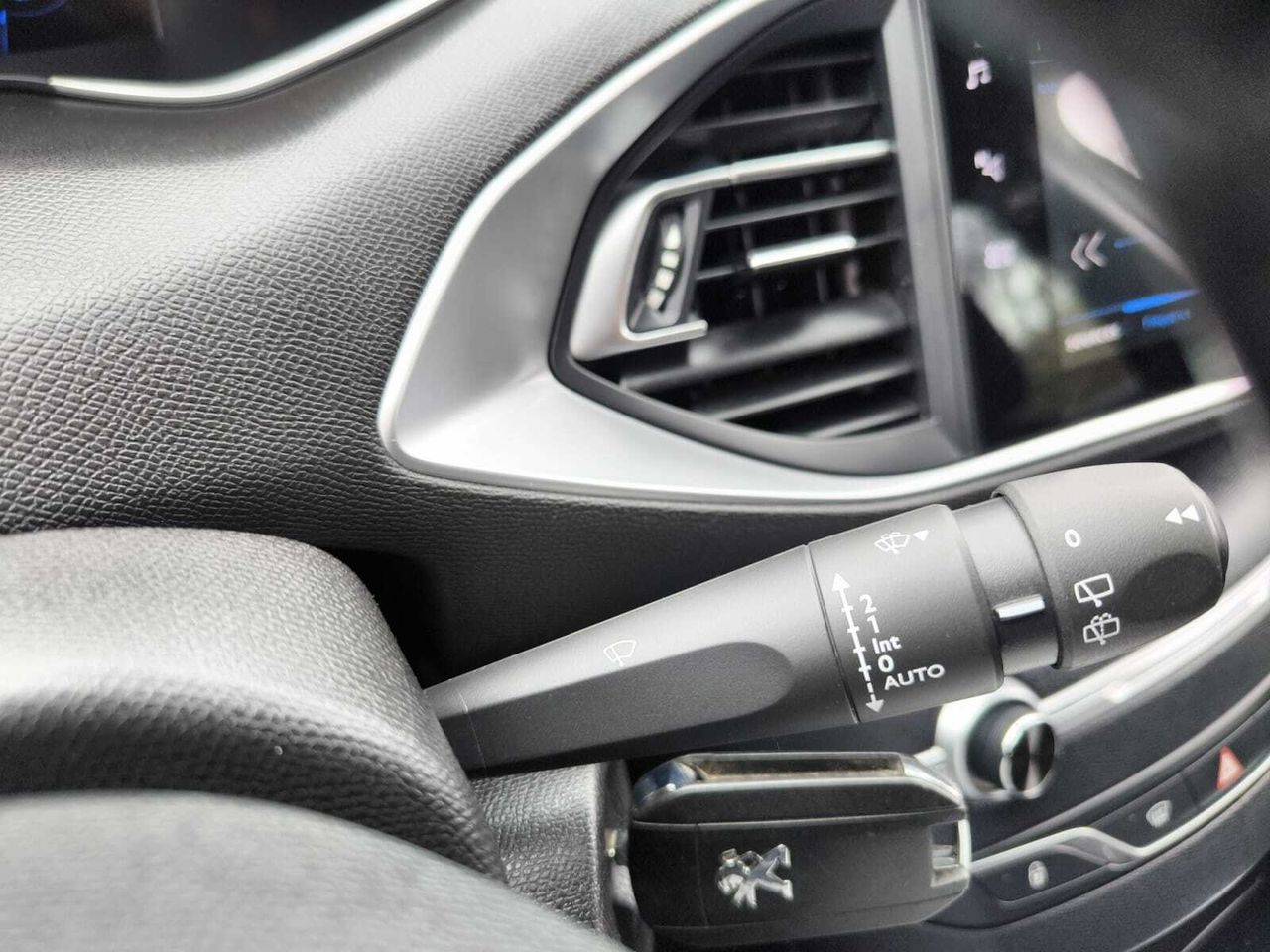 Peugeot 308 ACTIVE PACK BLUE HDI 100 CV  - Foto 2