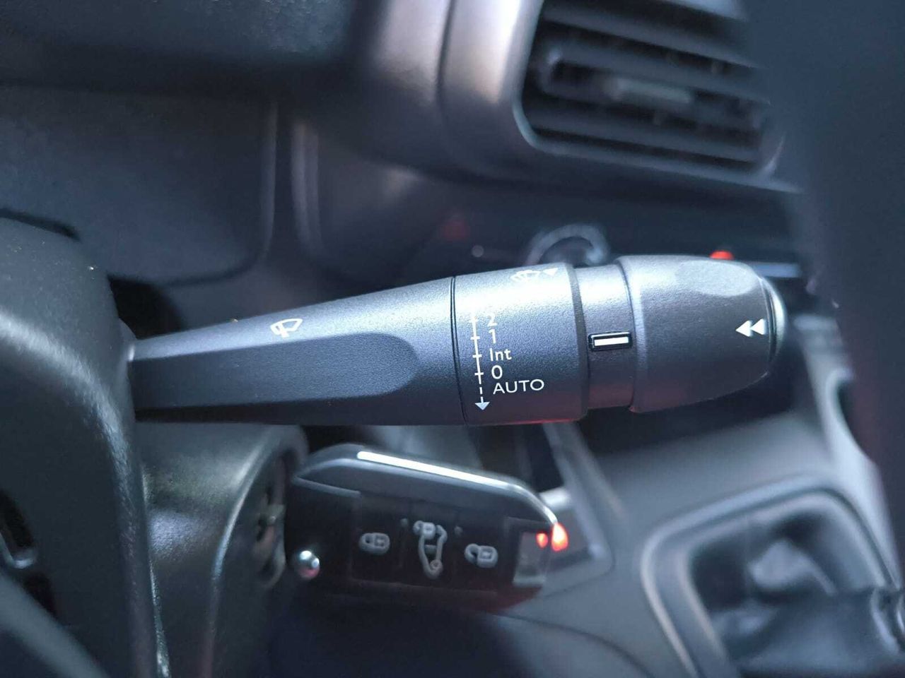 Peugeot Partner FG PREMIUM STANDAR 600 KG BLUE HDI 100 CV  - Foto 2