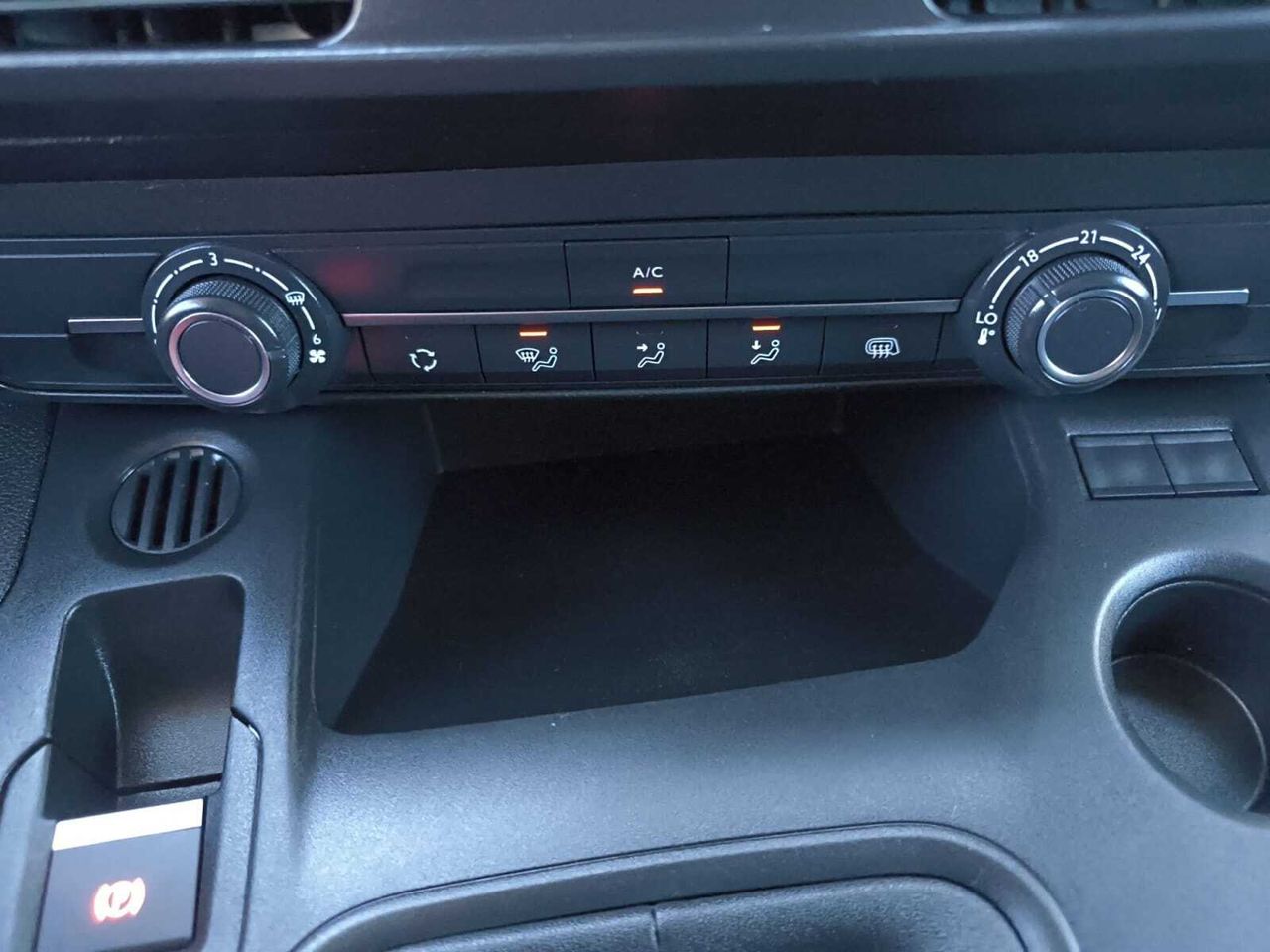 Peugeot Partner FG PREMIUM STANDAR 600 KG BLUE HDI 100 CV  - Foto 2